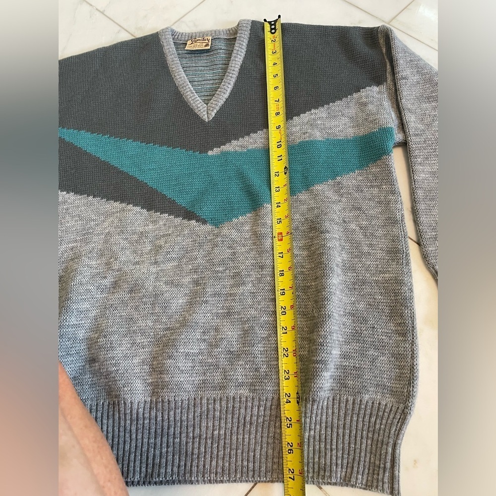 Vintage Zignature Australia Pure New Wool Size 20 men’s V-neck Sweater EUC - Picture 3 of 5
